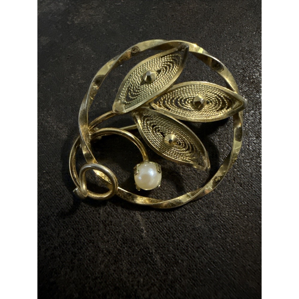 Vintage Karen Lynne KL 14K GF Leaf Brooch Pin w/ Pearl Accent Signed Jewelry